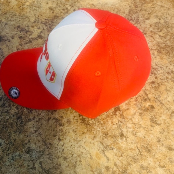 Hat‎ - Picture 3 of 4